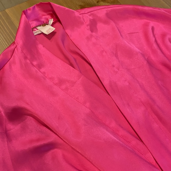 Classic Victoria’s Secret lounge robe - Picture 3 of 5